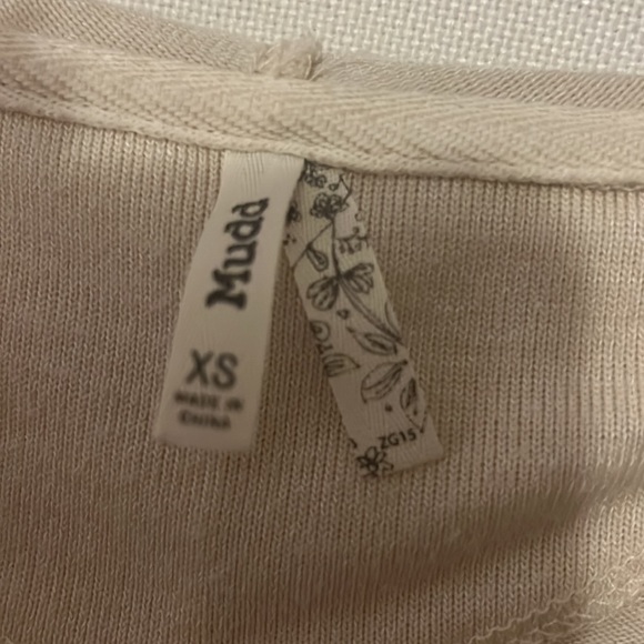 MUDD Women’s cardigan- cream long sleeve with pockets and hood - Picture 3 of 4